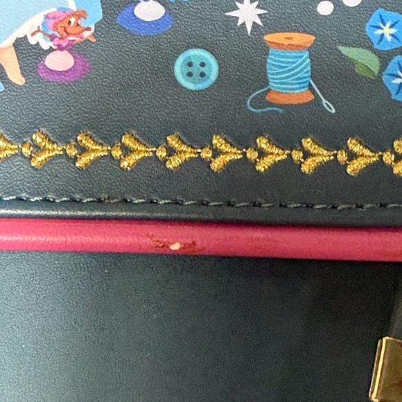Loungefly
Disney Cinderella Storybook
Crossbody Bag Purse - Picture 6 of 6